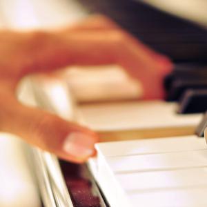 关晓彤玩弄奶头
